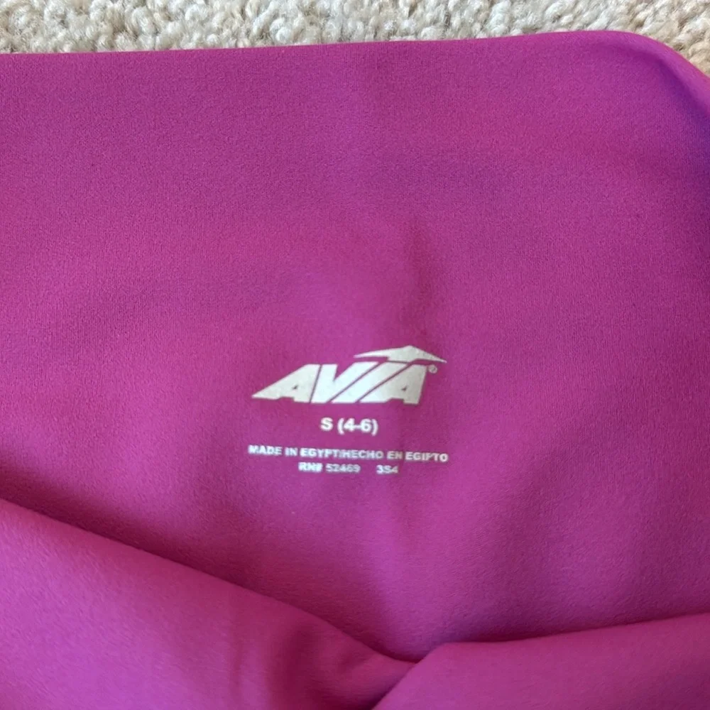 Women's Pink High-Waisted Cropped Leggings, size small - Picture 6 of 6